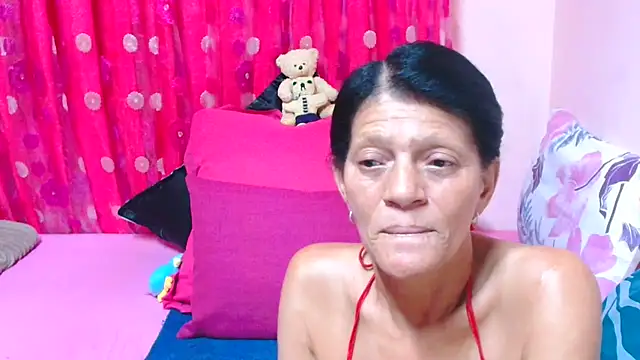 SLUTTYROXY élő XXX-chatje