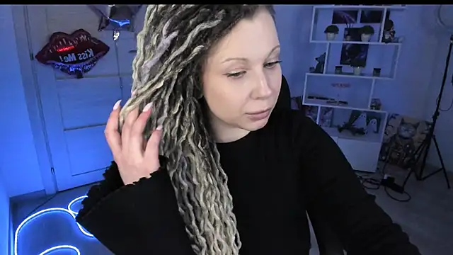 HoneySallyMoore Adlı Modelin Canlı XXX Sohbeti