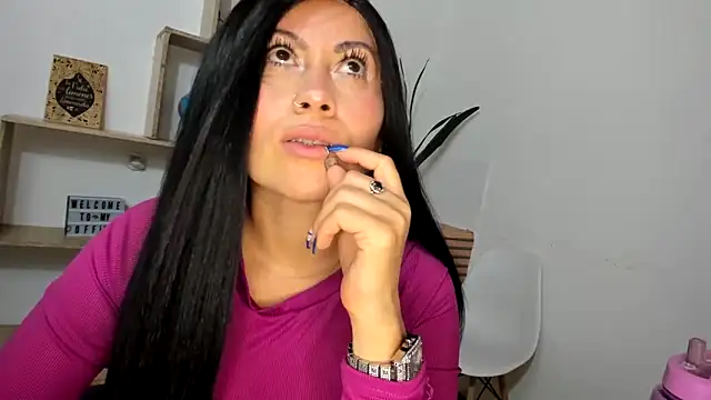 Tania_mature Chat XXX in diretta