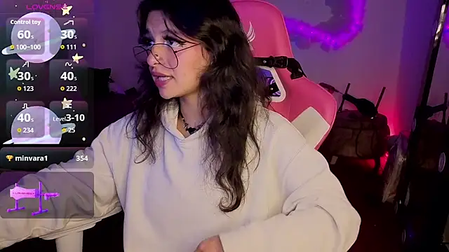 larah_uwu Live XXX-chat