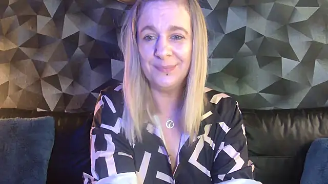 Chat +18 de Delichieuse5 ao vivo