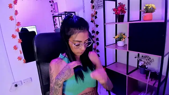 KarlaSlutSkinny__ Chat XXX in diretta