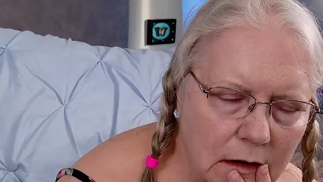 Chat +18 de Kaitlyn_Winters ao vivo