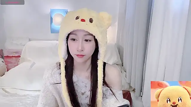 Fayebae_11 élő XXX-chatje