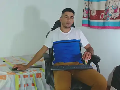 _GrasshopperのライブXXXチャット