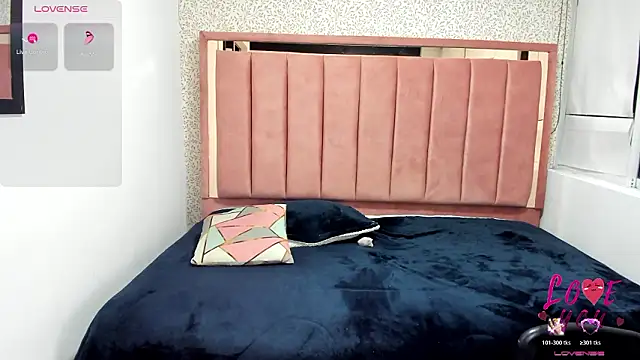 Kelly__Hot_: онлайн-секс-чат