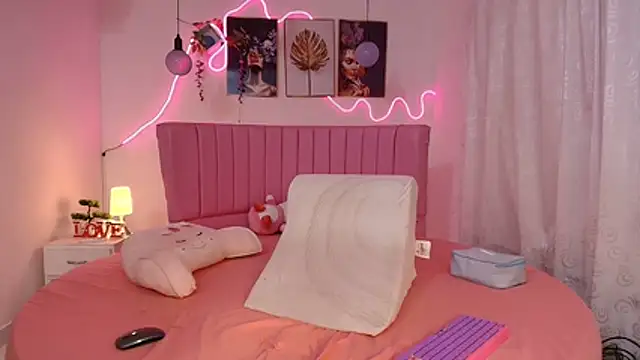 Azul_horney Show in webcam