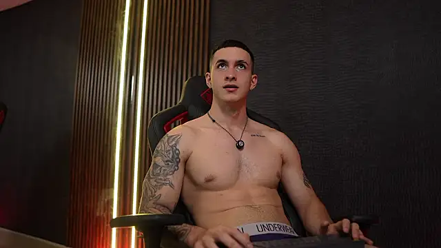 JacksonOlsenn élő XXX-chatje