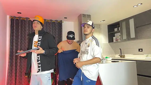 Chatroom XXX en direct de TheBatMansion