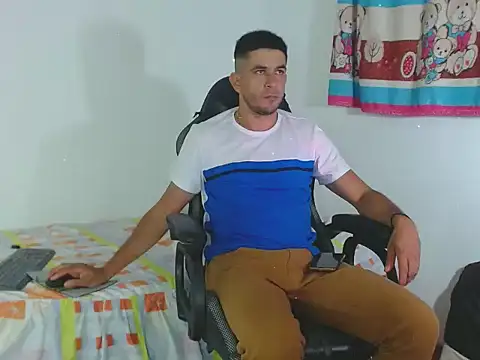 _Grasshopper Live XXX Chat