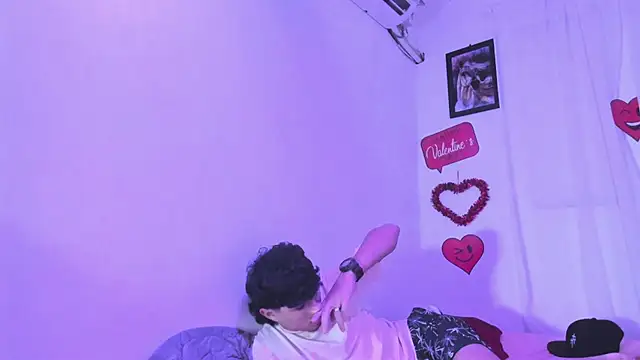 عرض كام Laura_and_Kevin