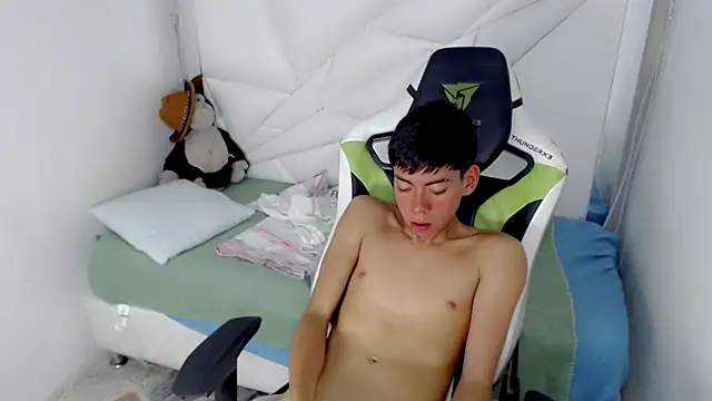 Chat +18 de Liarr_ ao vivo