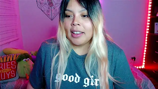 EllieMoonX Adlı Modelin Canlı XXX Sohbeti