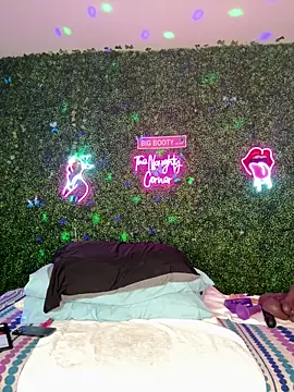 RenaThickAss' Webcam Show