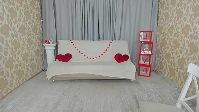 KiraTempt élő XXX-chatje