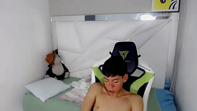 Chatroom XXX en direct de Liarr_