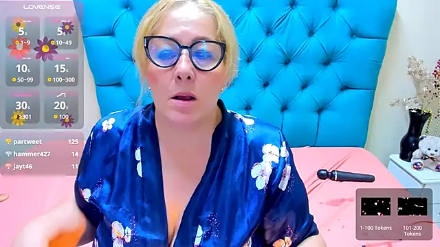 Chat +18 de Nayla_Garner ao vivo