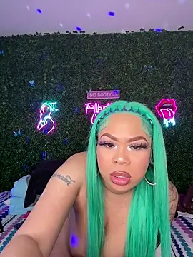 RenaThickAss élő XXX-chatje