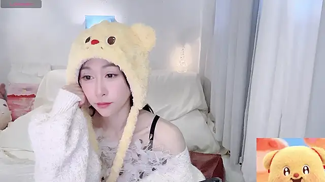 Fayebae_11 Show Webcam