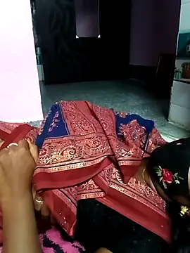 Tamil_Hot_Anu: διαδικτυακό σόου στην κάμερα