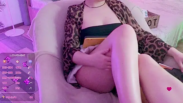 XXX chat uživo modela baby_debbie