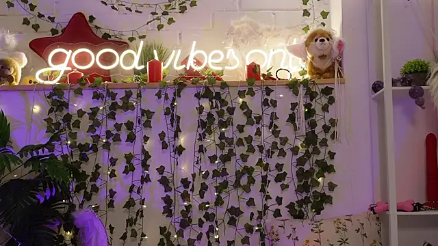 Chatroom XXX en direct de MonicaAsis