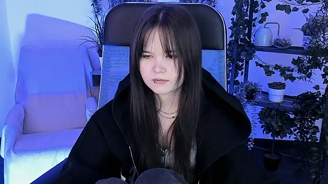 Elainebeness 现场XXX聊天