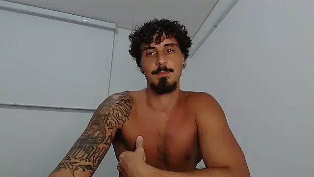 milkoffe live XXX chat