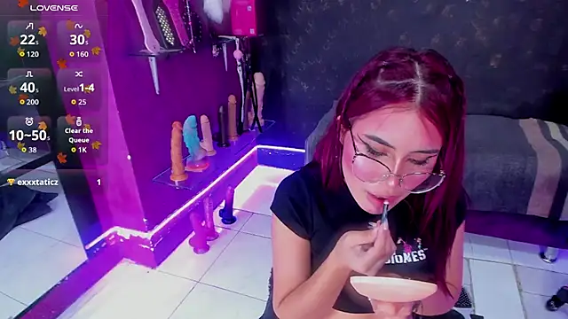 Chat +18 de Alexa_Slave ao vivo