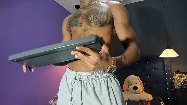 Salomon_koude live XXX chat