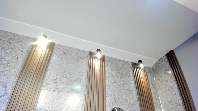 LuciaWallace 웹캠 쇼