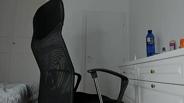 cloudymastersss Adlı Modelin Canlı XXX Sohbeti