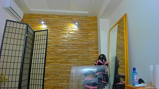 Jelly_Bee élő XXX-chatje