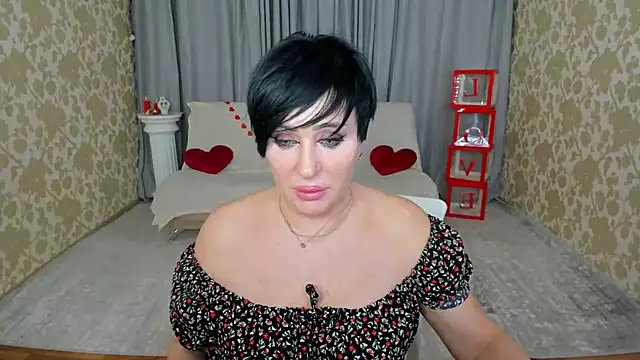 KiraTempt Chat XXX live