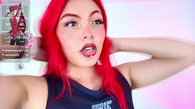 Chat +18 de Cloee_Lovee ao vivo