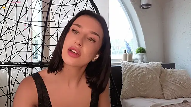 ShyColette Show in webcam