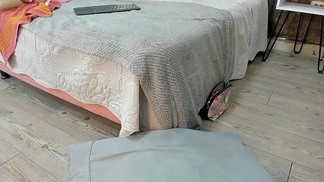 isa_lancaster's Webcam Show