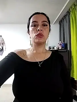 hailey85: онлайн-секс-чат