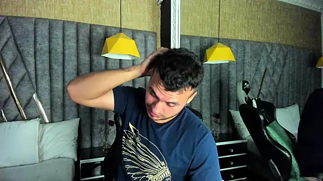 AronGarcian Live XXX chat