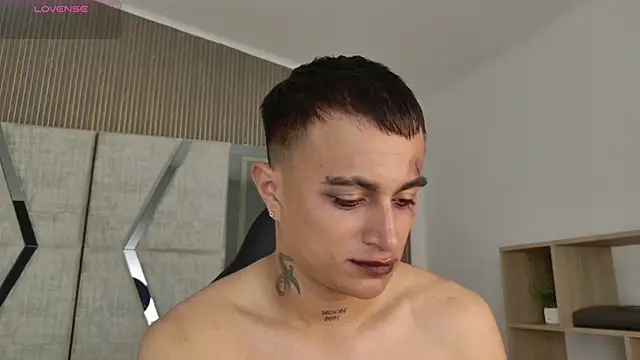 แชท XXX สดของ LiamDeep