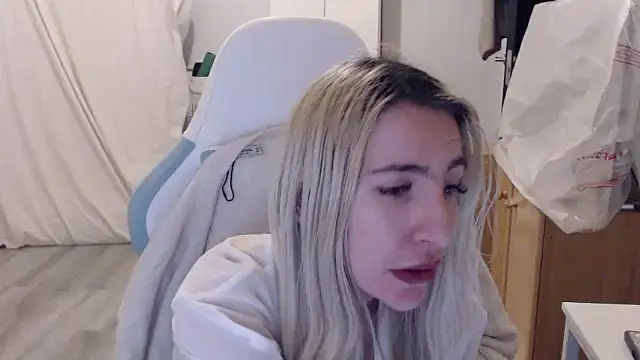 Živý XXX chat BarbieBlondieGirl