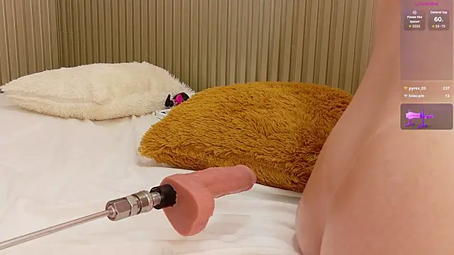 ChrystalHills 现场XXX聊天