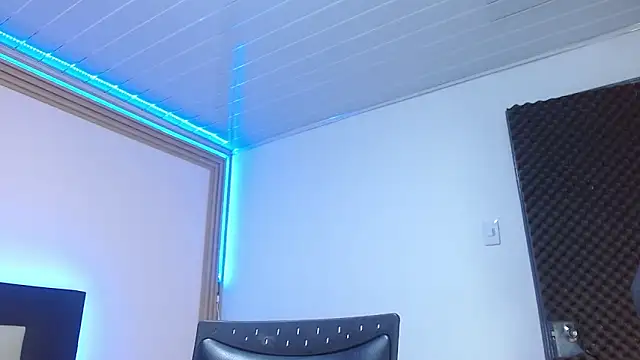 Pokazy przed kamerką – kaylaMinov_