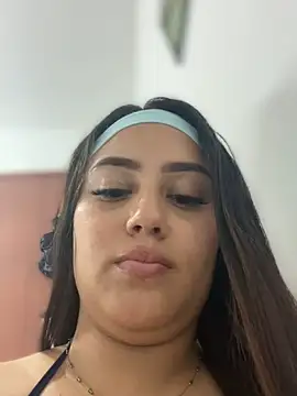 Luciana0226 现场XXX聊天