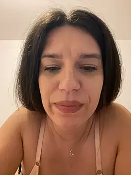 NadiraNoor 라이브 XXX 채팅