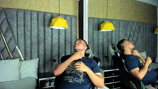 AronGarciaのウェブカメラショー