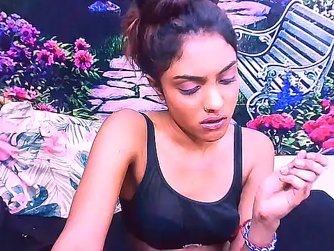 Chat XXX en directo de IndianPretty14u2Luv