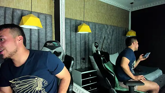 Chat +18 de AronGarcia ao vivo