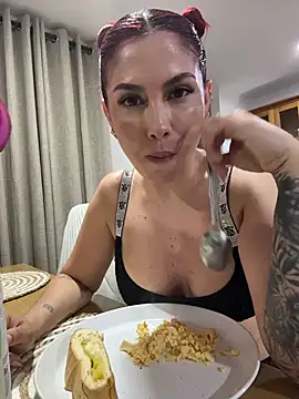 แชท XXX สดของ zafiro_mo0n