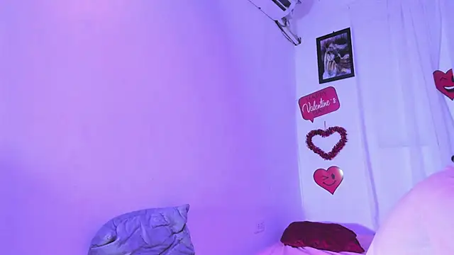 Laura_and_Kevin Show in webcam